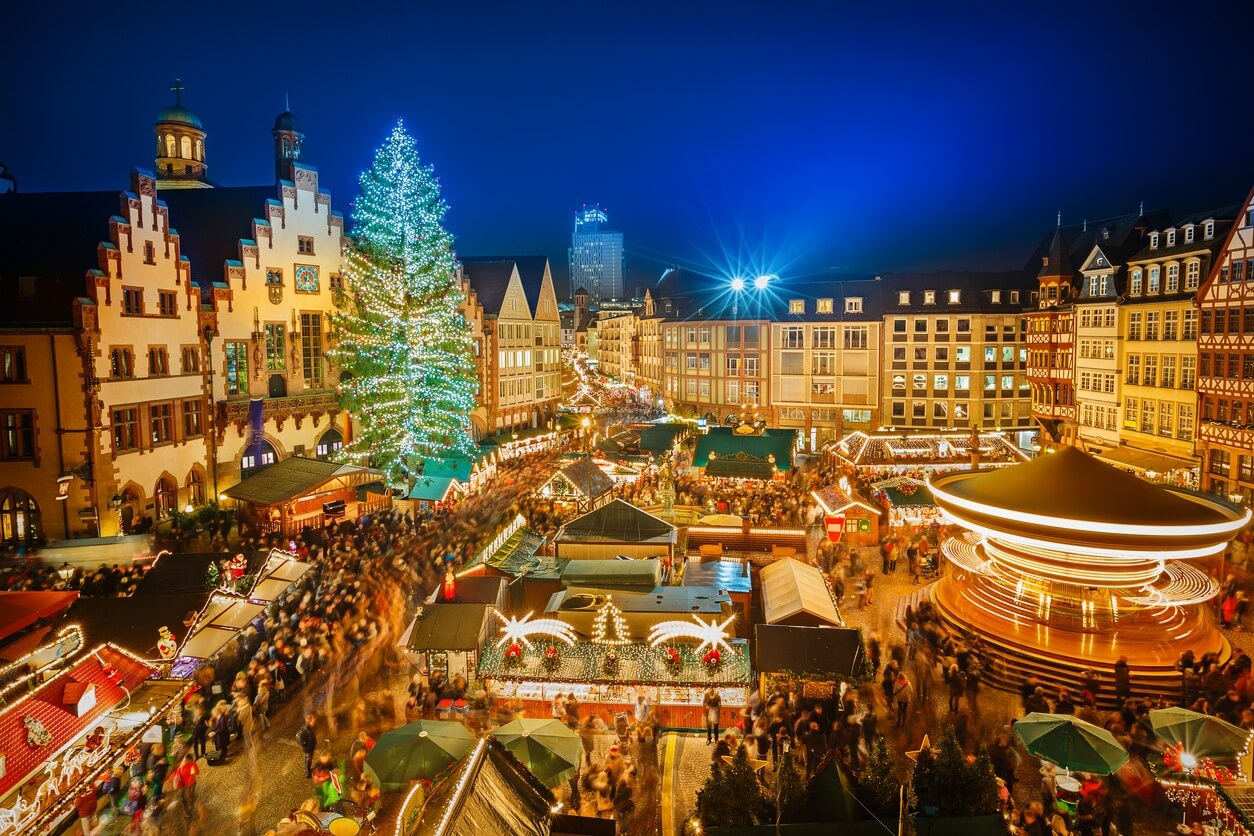 30 Traditional German Christmas Market Foods and Drinks You Must Try